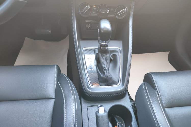 Used MG ZS 2018 1.5L Automatic Luxury Edition China V Standard Gear Lever