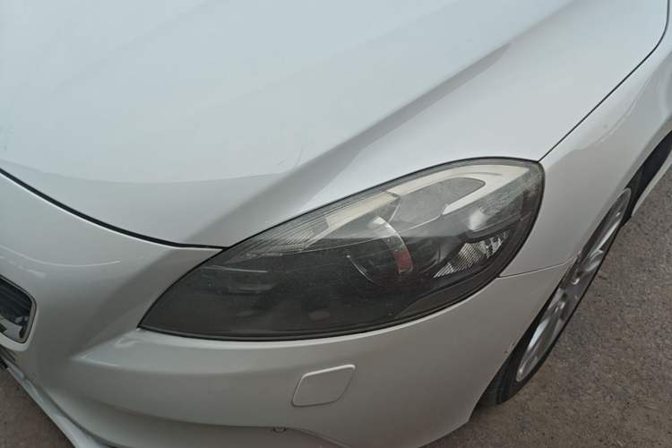 Used Volvo V40 2016 T4 Smart Luxury Edition Left Front Headlight