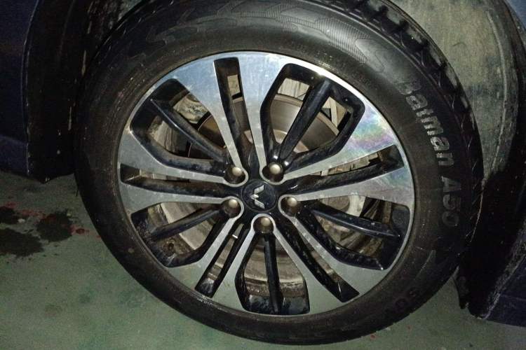Used Wuling Victory 2022 280T 1.5T CVT Flagship Edition Right Front Wheel Hub