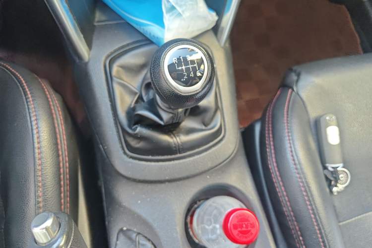 Used Mazda CX-5 2015 2.0L Manual Two-Wheel Drive Comfort Version
