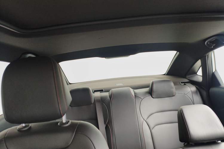 Used Chevrolet Monza 2019 RS 330T Automatic Comfort Edition China VI Standard Headliner