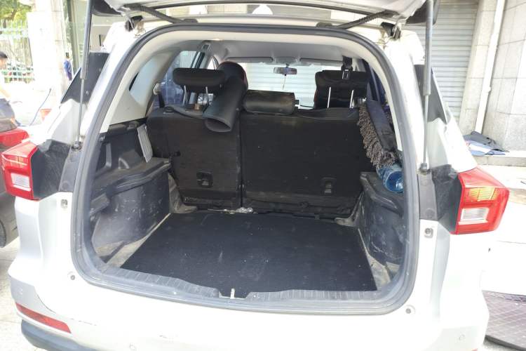 Used Haval M6 2019 1.5T Manual Two-Wheel Drive Urban Version China VI Standard
