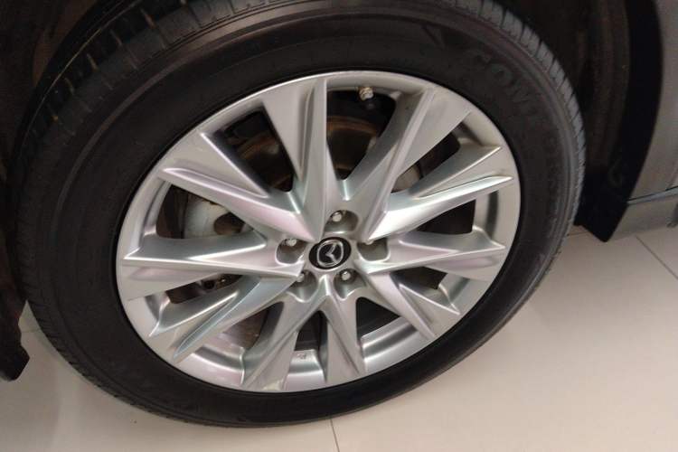 Used Mazda CX-8 2019 2.5L Two-Wheel Drive Prestige Version Exterior 4