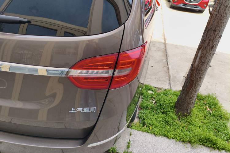 Used Buick GL8 2017 25S Luxury Version China V Standard Right Rear Taillight