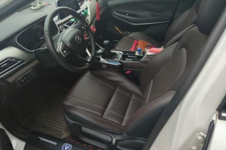 Used CHANGAN Raeton CC 2018 1.5T Manual Elegant Starry Edition China V Standard
