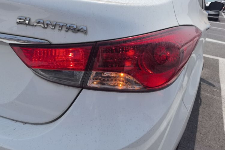 Used Hyundai Elantra (5th Generation / Langdong) 2015 1.6L Automatic Leading Model