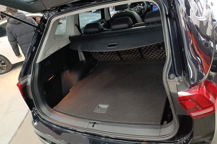 Used Volkswagen Tiguan L 2021 330TSI Automatic Two-Wheel Drive Smart Edition