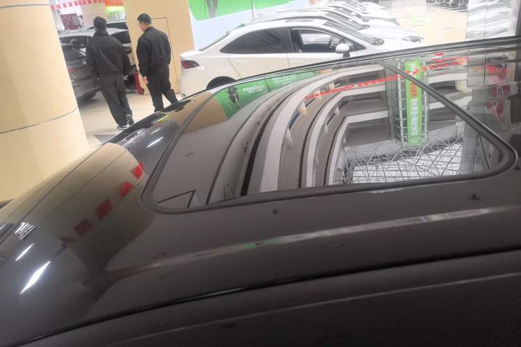 Used Toyota RAV4 2023 Dual-Motor 2.5L E-CVT Two-Wheel Drive Elite Edition Roof