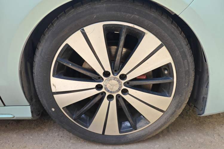 Used Mercedes-Benz CLA 2016 Facelifted CLA 200 Stylish Edition Right Front Wheel Hub