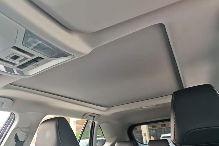 Used Toyota RAV4 2023 Dual-Engine 2.5L E-CVT Two-Wheel Drive Elite Plus Edition
