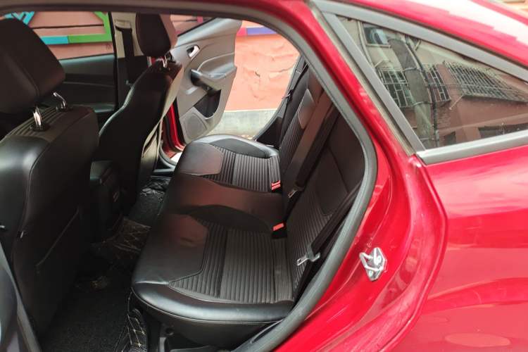 Used Ford Focus 2017 Sedan 1.6L Automatic Fashion Edition Smart Drive Version
