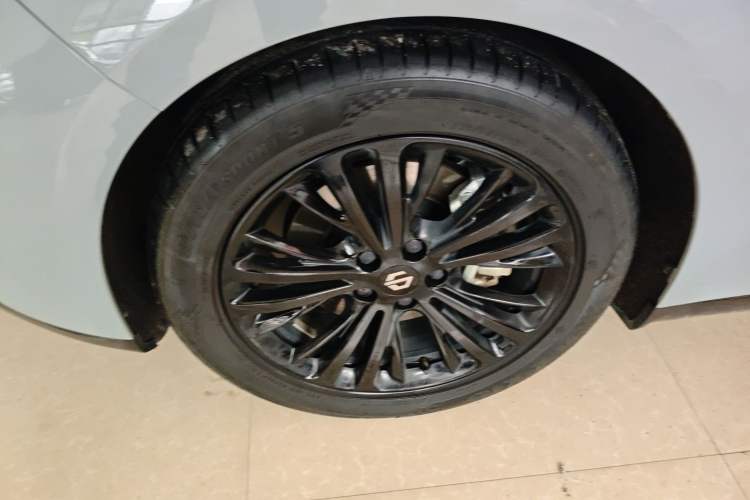 Used Leapmotor C01 2024 Pure Electric 525 Comfort Edition Left Front Wheel Hub