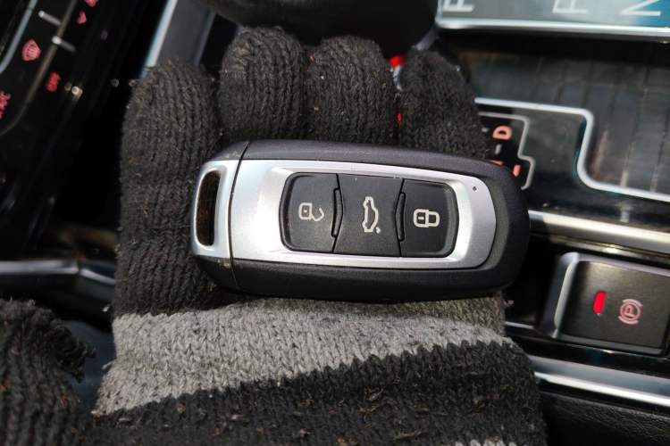 Used Geely Auto Emgrand GT 2015 1.8T Flagship Model Vehicle Key