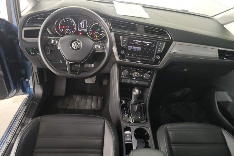 Used Volkswagen Touran 2018 Volkswagen Touran L 280TSI DSG Boundary Edition 7 Seats China VI Standard
