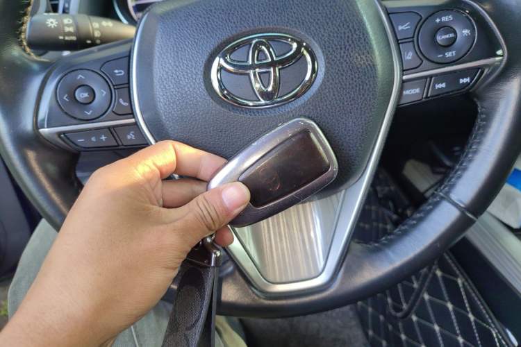 Used Toyota Camry 2018 Dual-Engine 2.5 HG Luxury Edition
