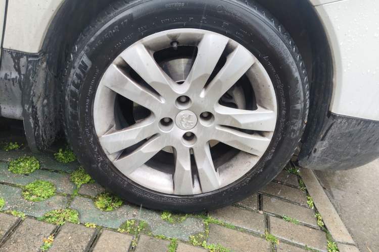 Used Peugeot 3008 2015 2.0L Automatic Classic Edition