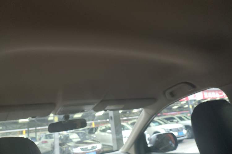 Used Honda CR-V 2016 2.0L Two-Wheel Drive Classic Edition Headliner