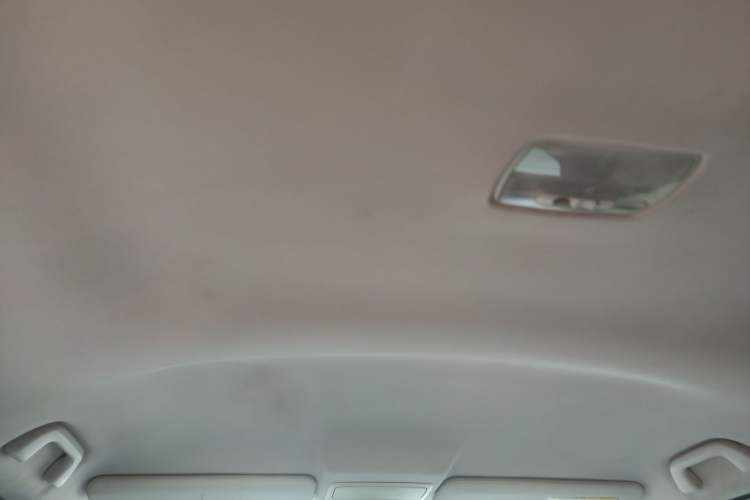 Used Honda CR-V 2012 2.0L two-wheel drive urban version Headliner