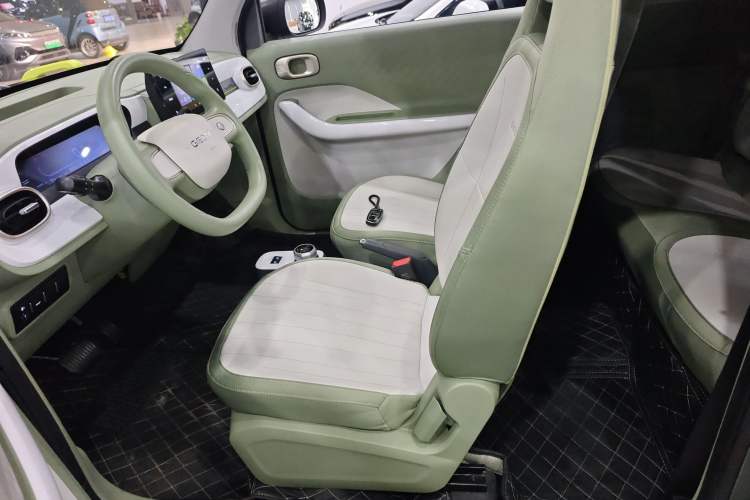 Used Geely Galaxy Panda 2025 210km Panda Rider Left Front Seat