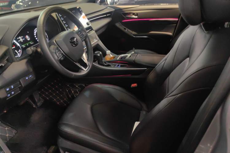 Used Toyota Avalon 2019 Dual-Engine 2.5L Luxury Edition China VI Standard