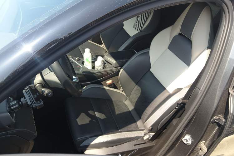 Used Lynk & Co 05 2023 2.0TD Two-Wheel Drive Shine Halo