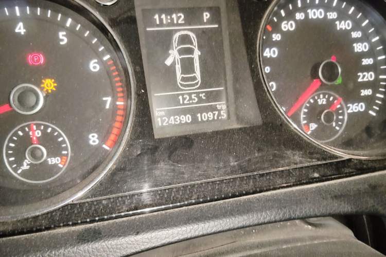 Used Volkswagen Magotan 2012 Revised 1.8TSI Luxury Version Odometer Close Up