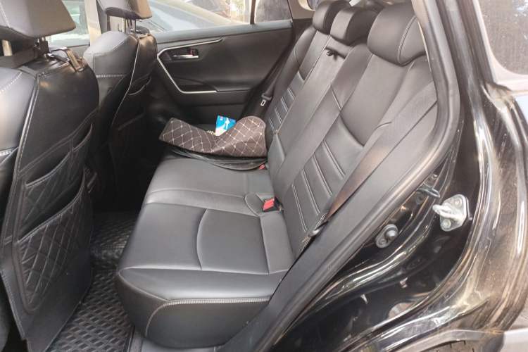 Used Toyota RAV4 2022 2.0L CVT Two-Wheel Drive Fashion Plus Edition
