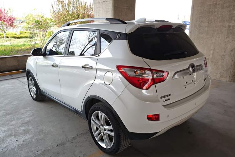 Used CHANGAN CS35 2015 1.6L Automatic Luxury Model China V Standard
