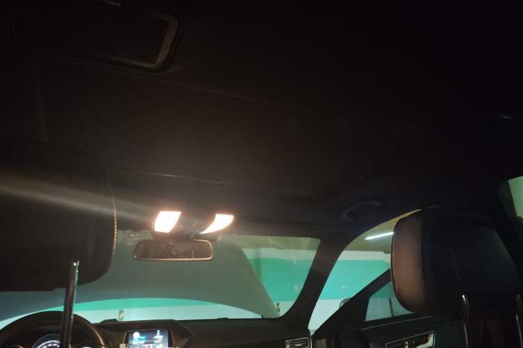 Used Mercedes-Benz E-Class 2015 E 260 L Sport Edition Headliner