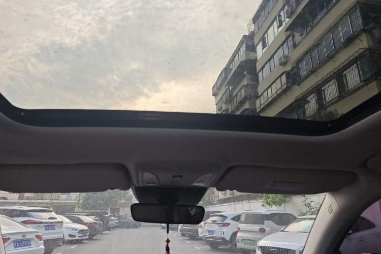 Used Hongqi HS5 2022 Revised Version 2.0T Smart Connect Flagship Edition
