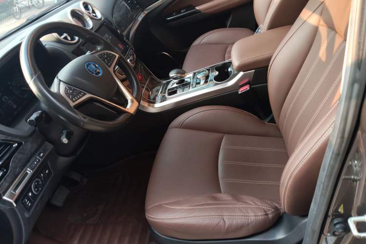 Used BYD Tang New Energy 2017 2.0T All-Wheel Drive Hyatt Model
