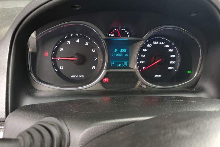 Used Chevrolet Captiva 2015 2.4L 4x4 Flagship Edition 7-Seater