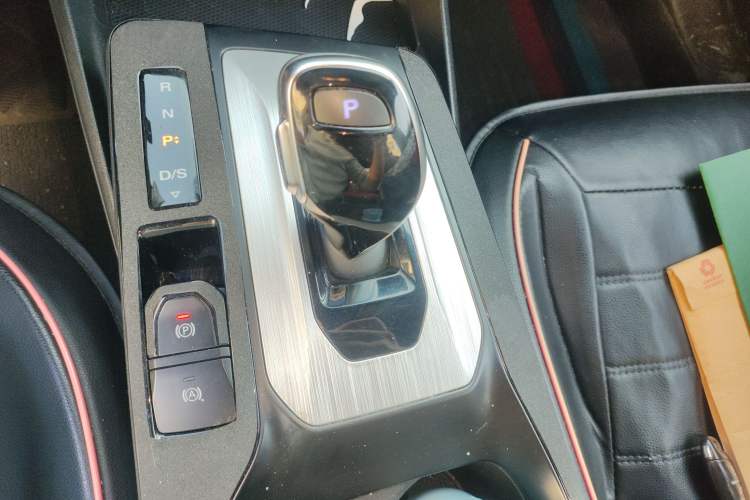 Used MG 5 2021 Revised 300TGI DCT Qingshè Luxurious Enjoyment Edition
