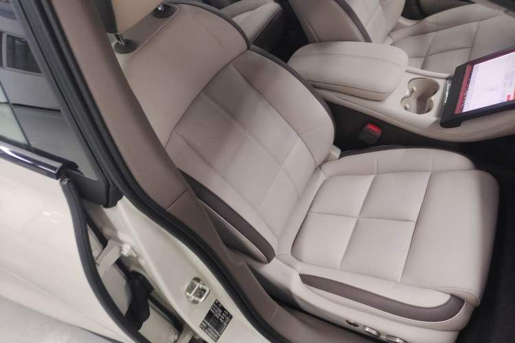 Used IM L6 2025 Pro Max model Right Front Seat