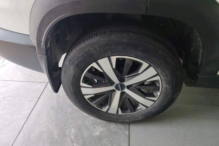 Used Haval DARGO 2021 1.5T DCT Two-Wheel Drive Labrador Edition Right Rear Wheel Hub