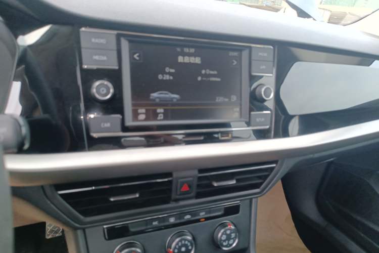 Used Volkswagen Lavida 2018 1.5L Automatic Comfort Edition China V Standard Audio And AC Panel