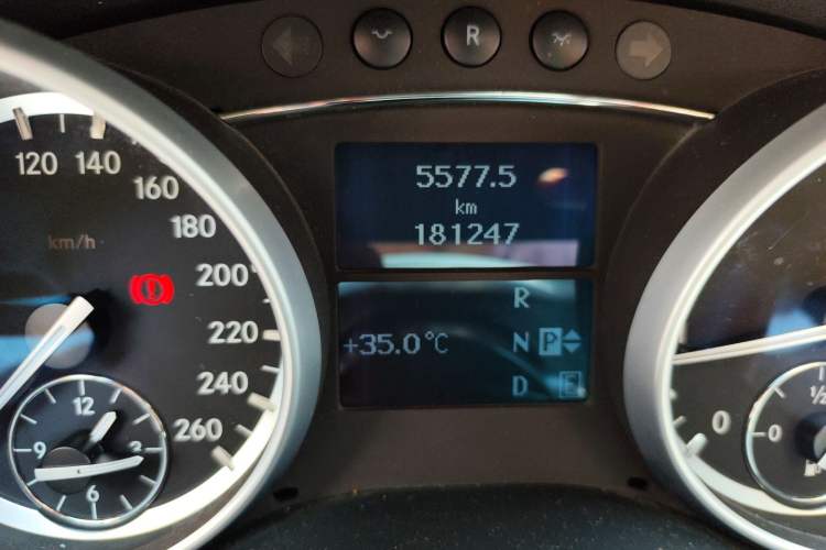 Used Mercedes-Benz R-Class 2011 R 350 L 4MATIC
