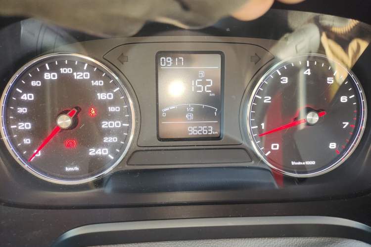 Used Roewe RX5 2016 20T Two-Wheel Drive Manual Flagship Edition
