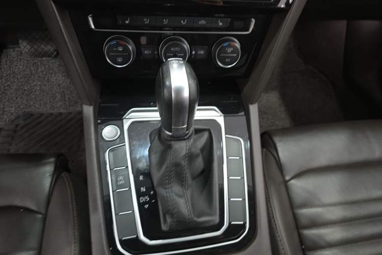 Used Volkswagen Magotan 2019 330TSI DSG Luxury Model China V Standard Gear Lever