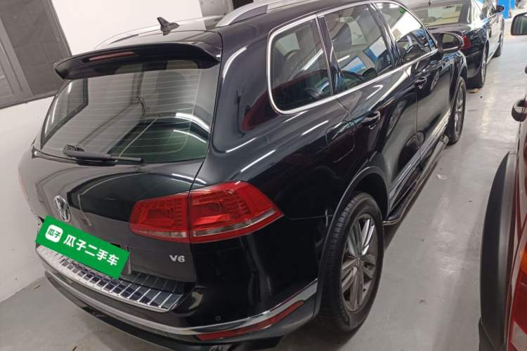 Used Volkswagen Touareg 2016 3.0 TSI High-End Version Rear Right 45 Deg