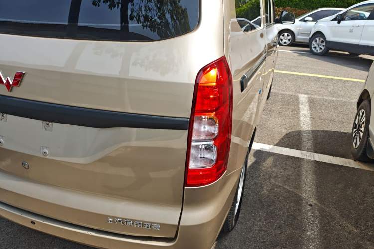 Used Wuling Hongguang V 2022 1.5L Jingqu Edition Electric-Assist LAR
