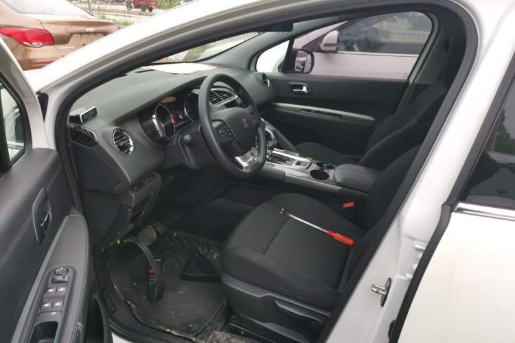 Used Peugeot 3008 2016 2.0L Automatic Classic Edition Driver Seat