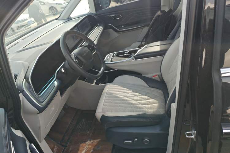 Used SAIC MAXUS G90 2022 2.0T Interstellar Six-Seater Edition