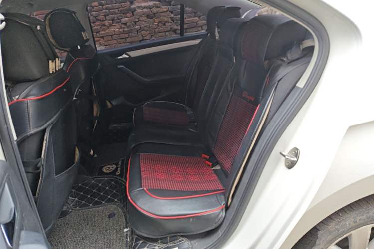 Used Volkswagen Jetta 2015 Zhuihui Edition 1.6L Manual Comfort Model