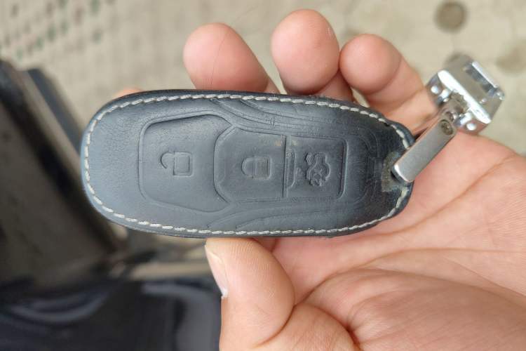 Used Ford Edge 2016 EcoBoost 245 Four-Wheel Drive Titanium 7-Seater Vehicle Key