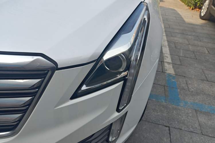 Used Cadillac XT5 2018 25T Luxury Model
