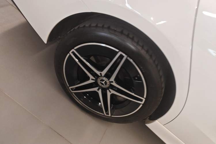 Used Mercedes-Benz C-Class 2023 C 260 L Bright Night Sports Edition Right Rear Wheel Hub