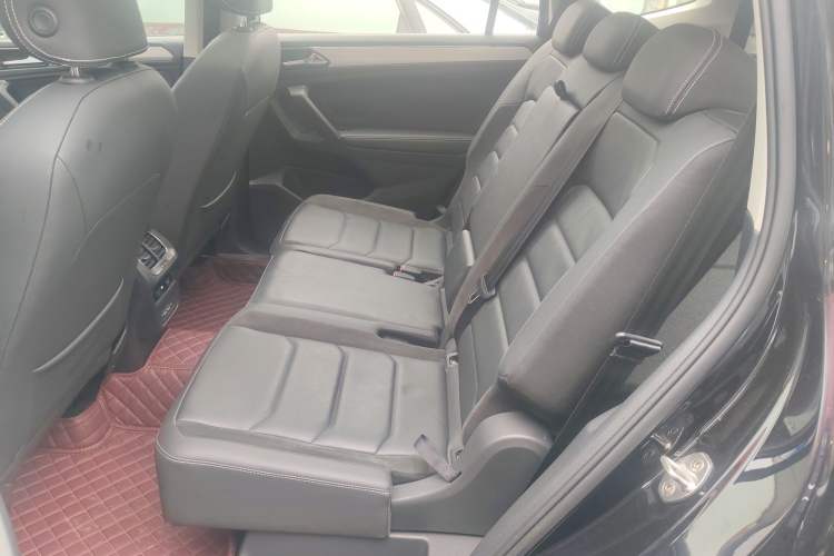 Used Volkswagen Tiguan L 2019 380TSI Automatic All-Wheel Drive Luxury Edition with 7 Seats China VI Standard Left Rear Seat