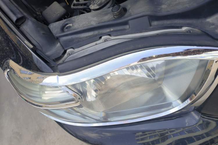 Used Toyota Highlander 2011 2.7L Two-Wheel Drive 7-Seater Luxury Edition Right Front Headlight