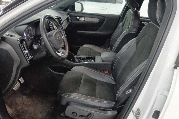 Used Volvo XC40 2021 T4 Four-Wheel Drive Smart & Sporty Edition
